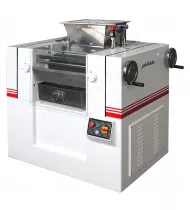 PIETROBERTO R40 Raffinatrice a 3 Cilindri – Larghezza Cilindri mm 400 - Diametro mm 200 - Apertura Max Cilindri mm 8 - Potenza kW 3