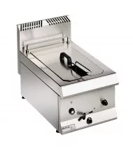 OFFCAR Friggitrice a Gas da Banco 6UFRG08 - 1 Vasca Litri 7 - Potenza kW 6,6 - Prof. Serie 650 - Dim. 350(L)x630(P)x285(H) mm - Linea UNICO